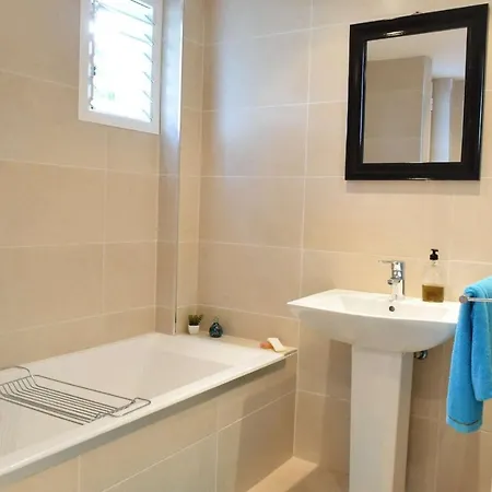 Atico Duplex En Naranjos, 公寓