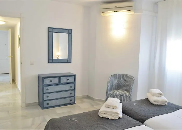 Daire Atico Duplex En Naranjos, Marbella